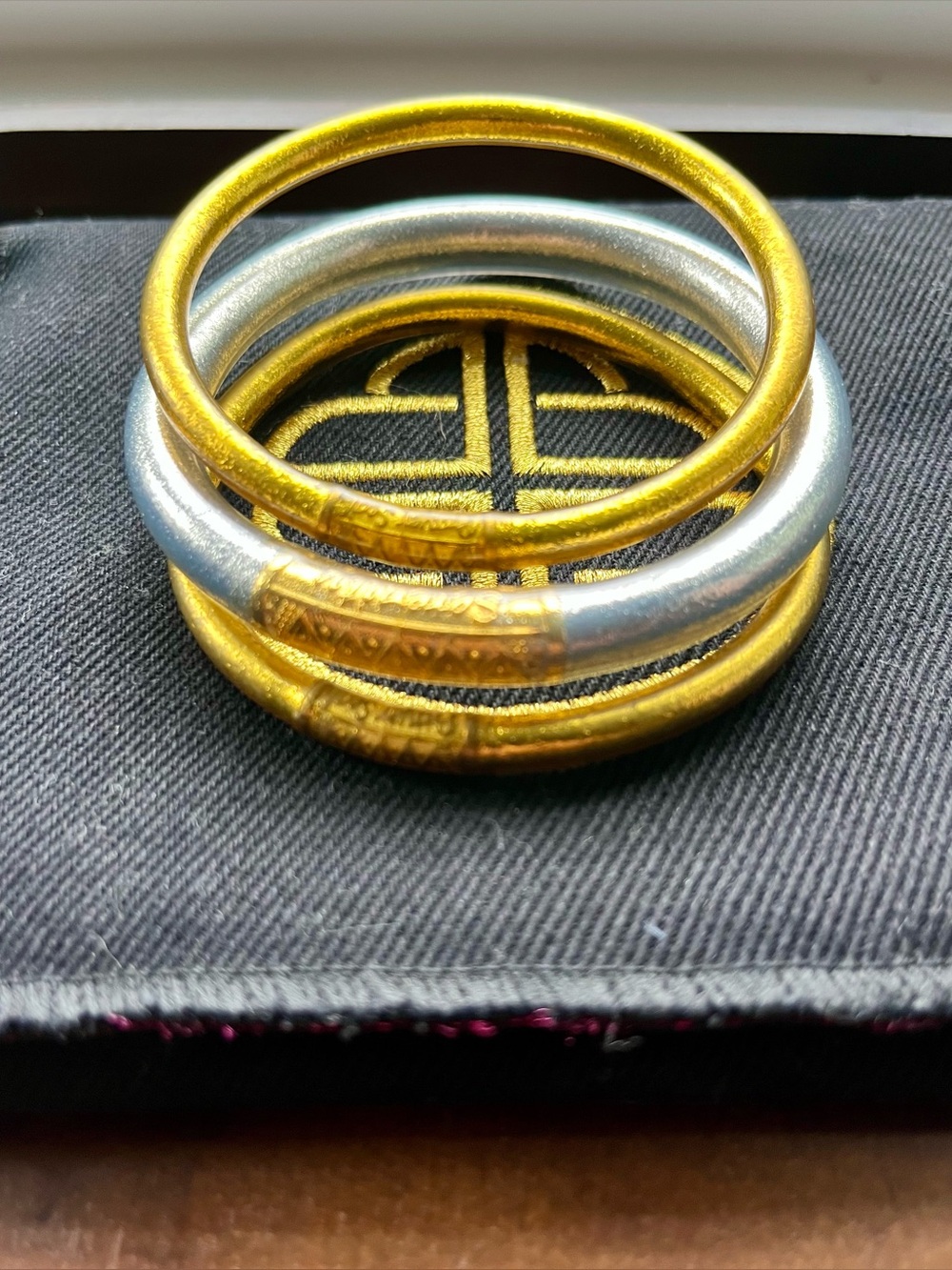 BuDhaGirl Silver Tzubbie + Gold Set All Weather Bangles w/ Pouch Size Large NWOT